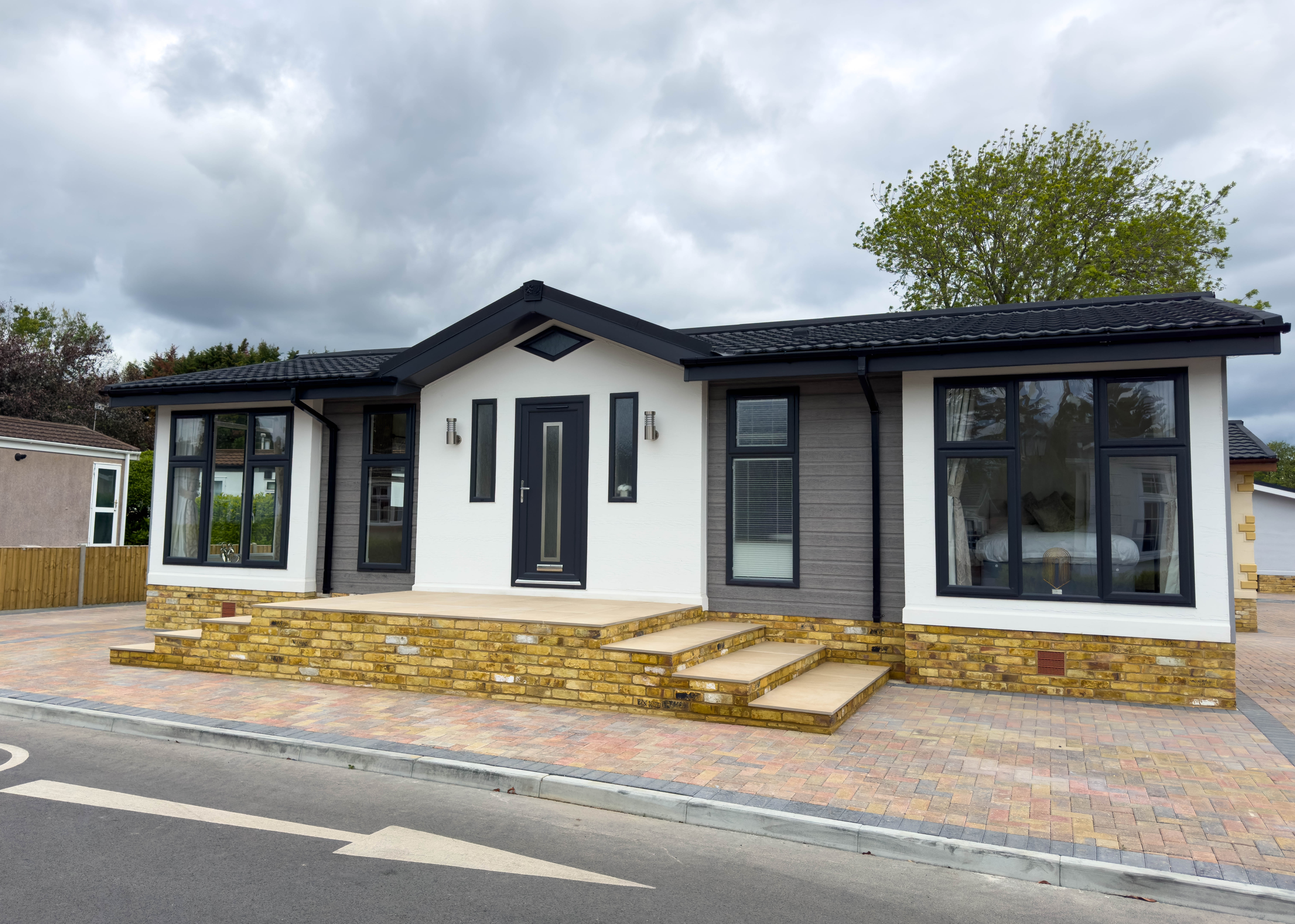 11 Dee Road