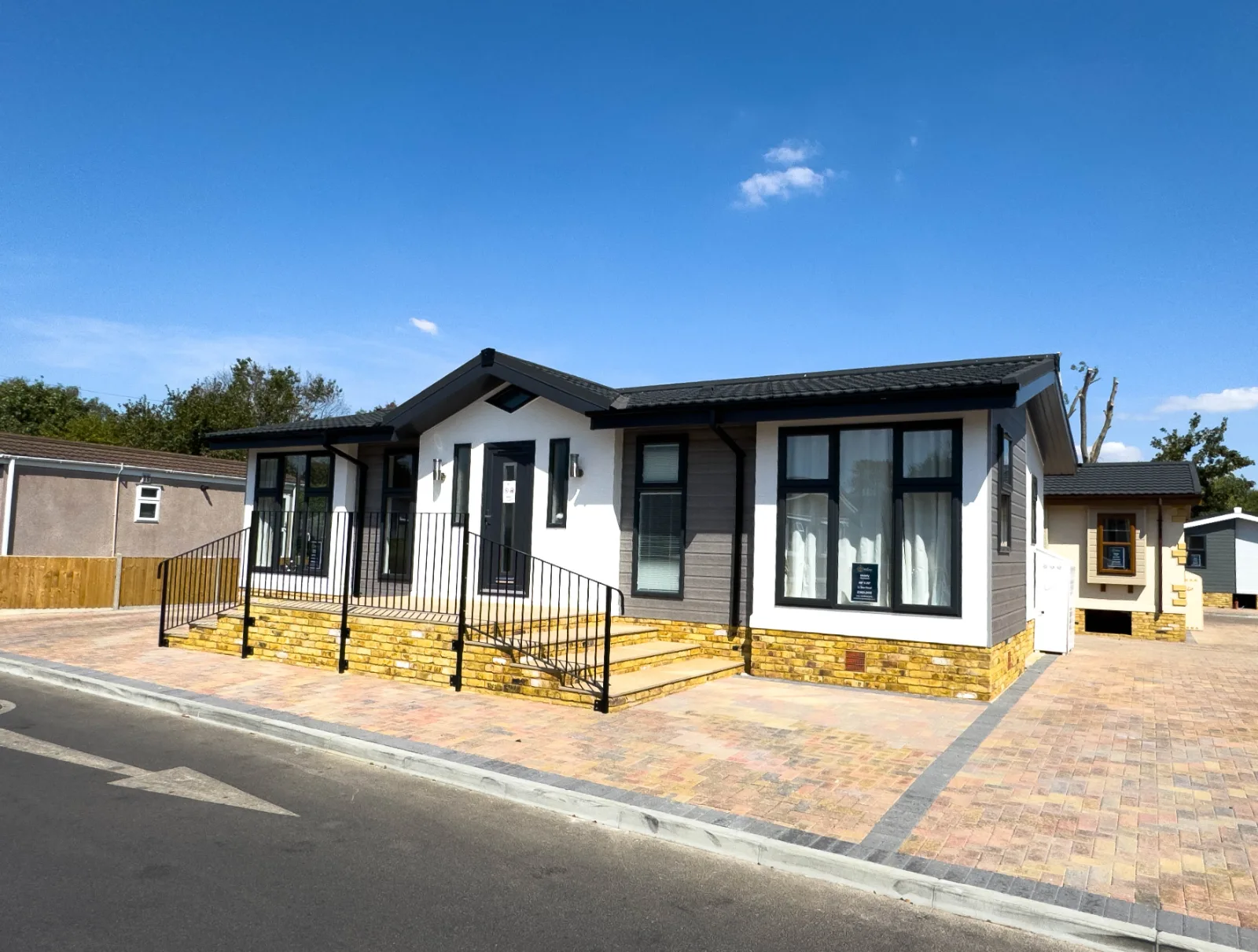 11 Dee Road