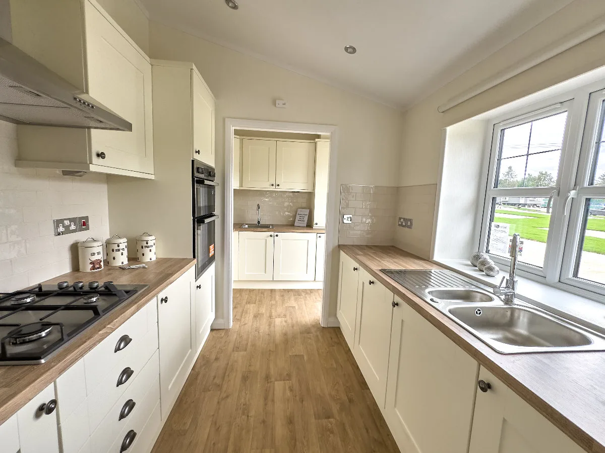 32 Meadow Gardens, view 4