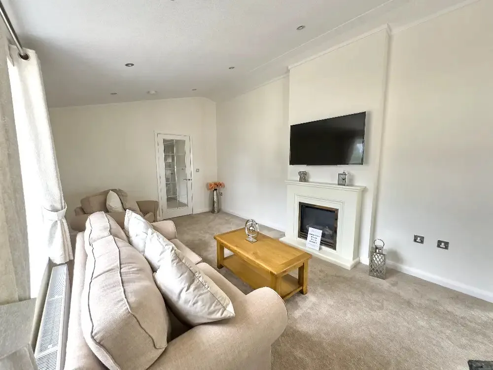 32 Meadow Gardens, view 2