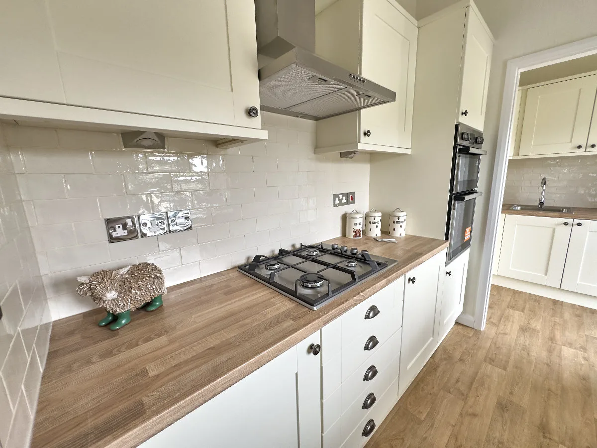 32 Meadow Gardens, view 5