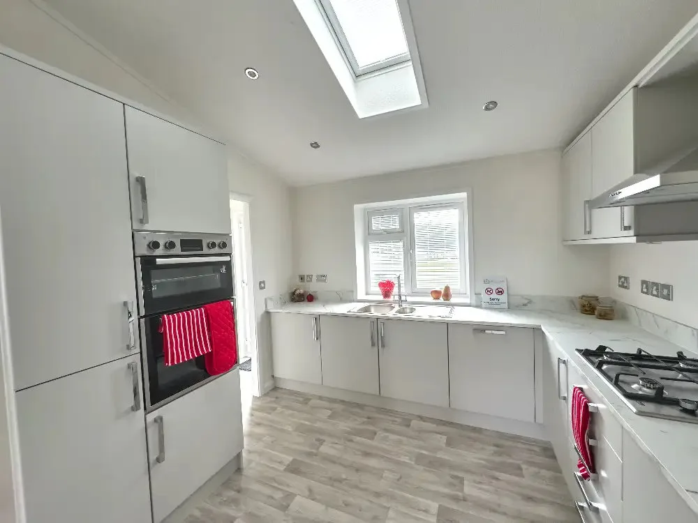 6 Hollies Way, view 4