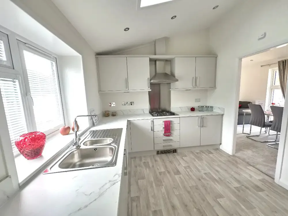 6 Hollies Way, view 5