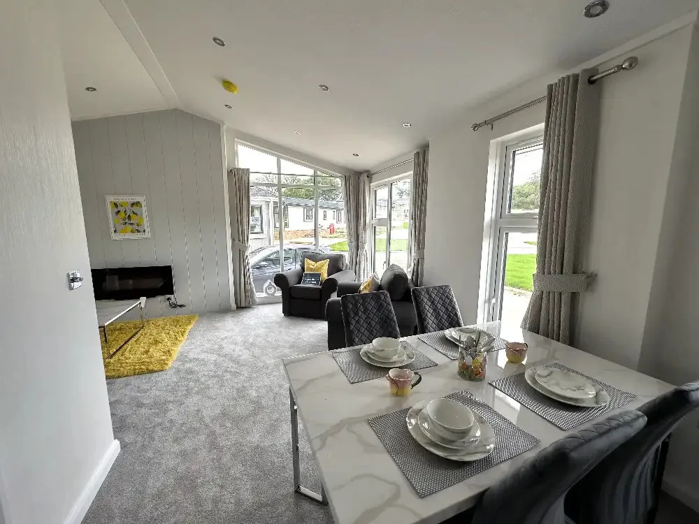 6 Meadow Gardens, view 4